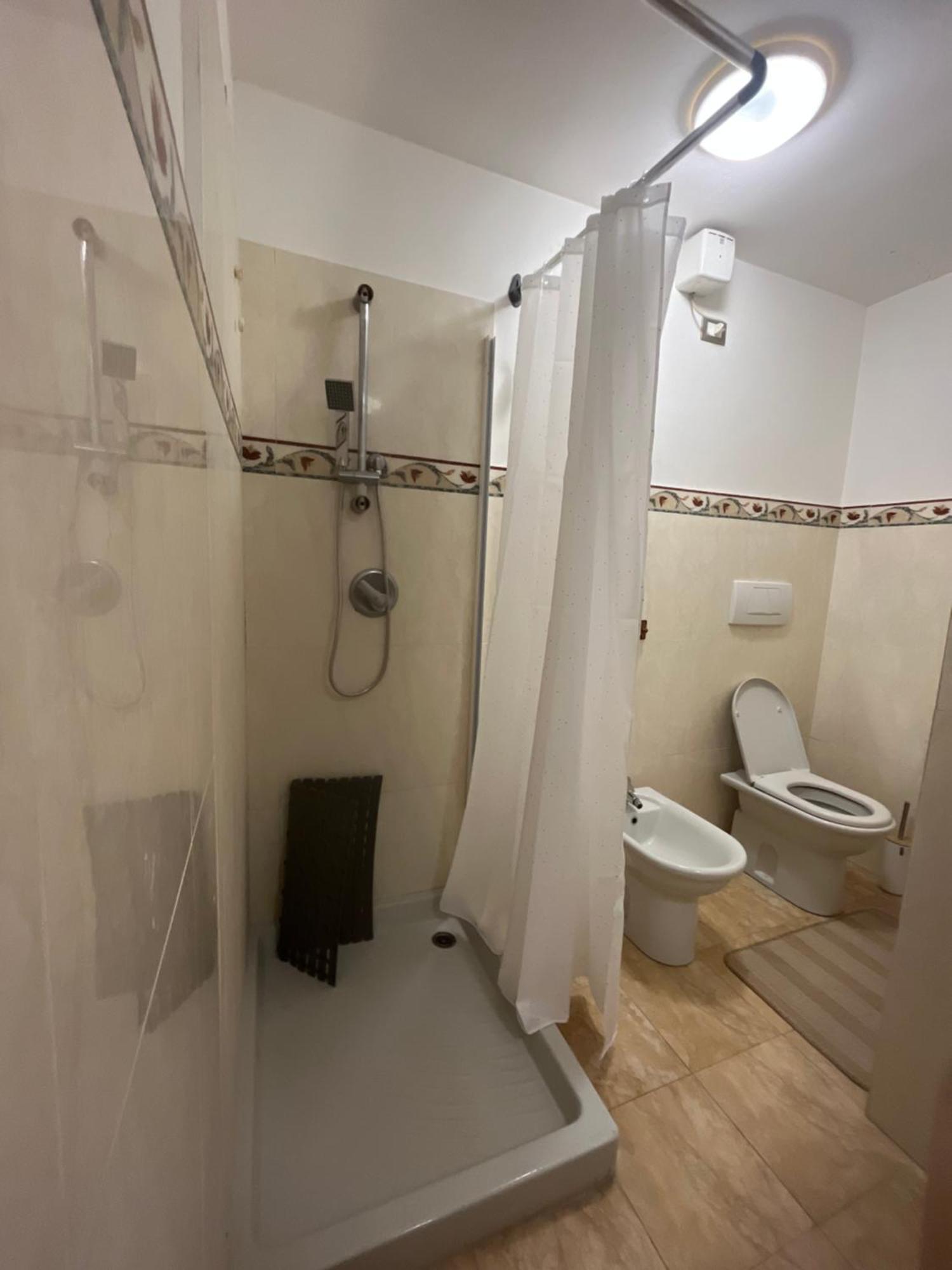 Appartamento Spazioso In Centro Viterbo Buitenkant foto